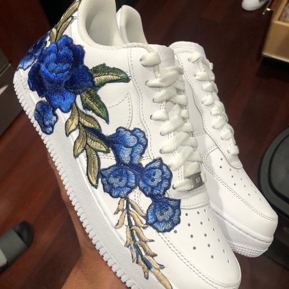 Blue Rose - Picture 4 of 5